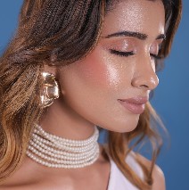 Customer wearing 53S Beauty lashes